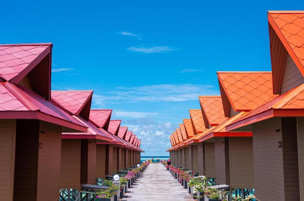 Sand Bay Resort Semporna Extérieur photo