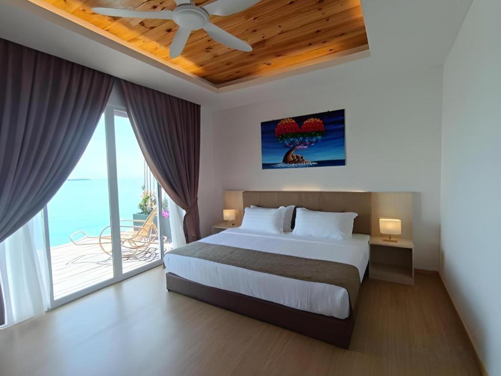 Sand Bay Resort Semporna Extérieur photo